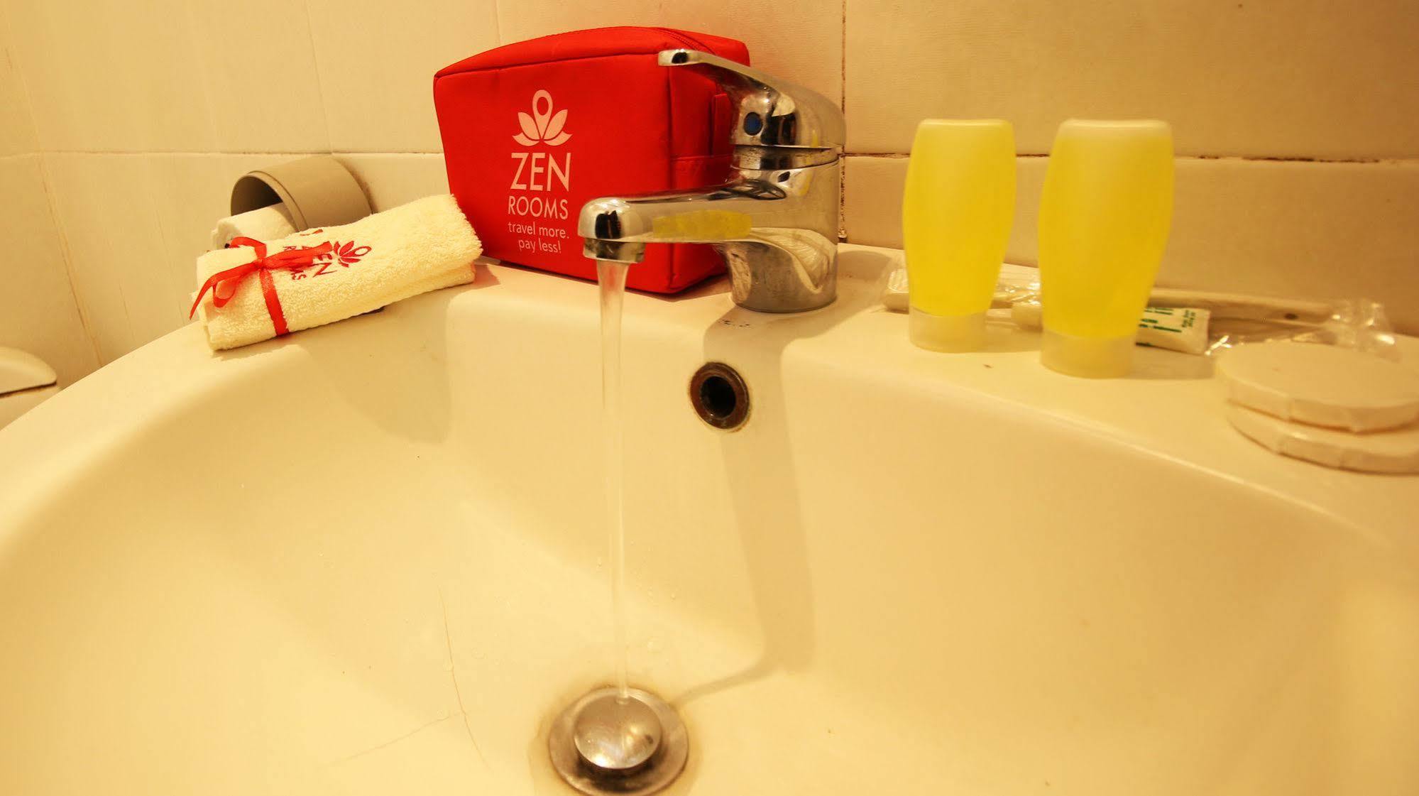 Zen Rooms Grand Hotel Лембанг Екстер'єр фото