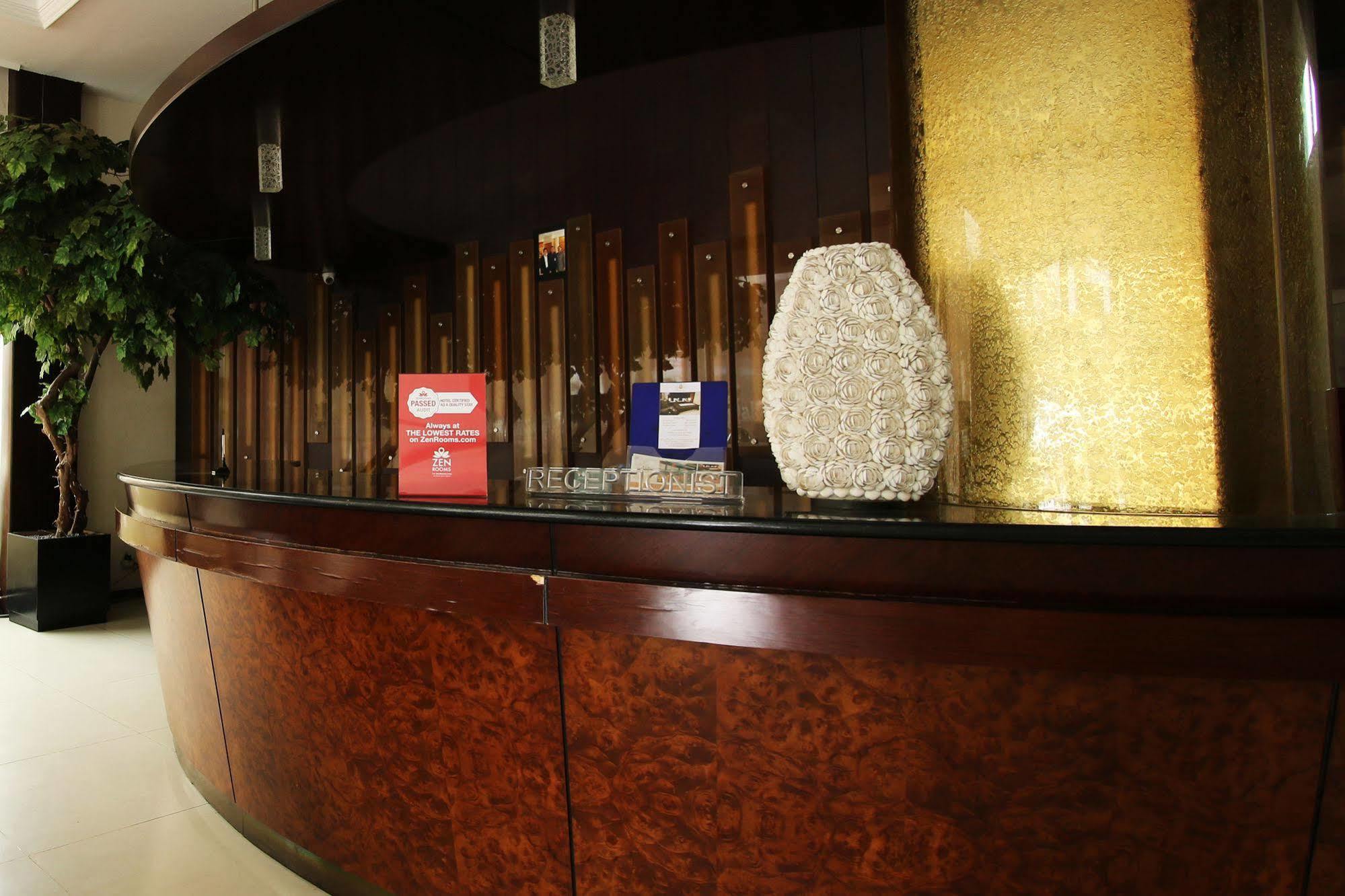 Zen Rooms Grand Hotel Лембанг Екстер'єр фото