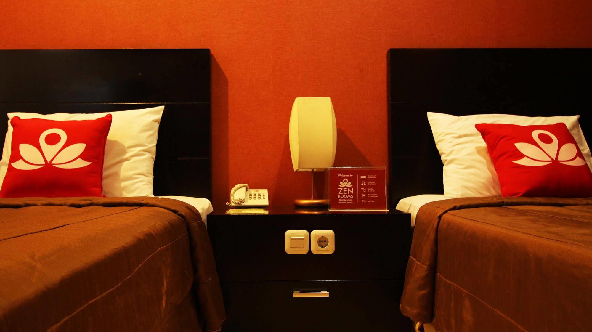 Zen Rooms Grand Hotel Лембанг Екстер'єр фото