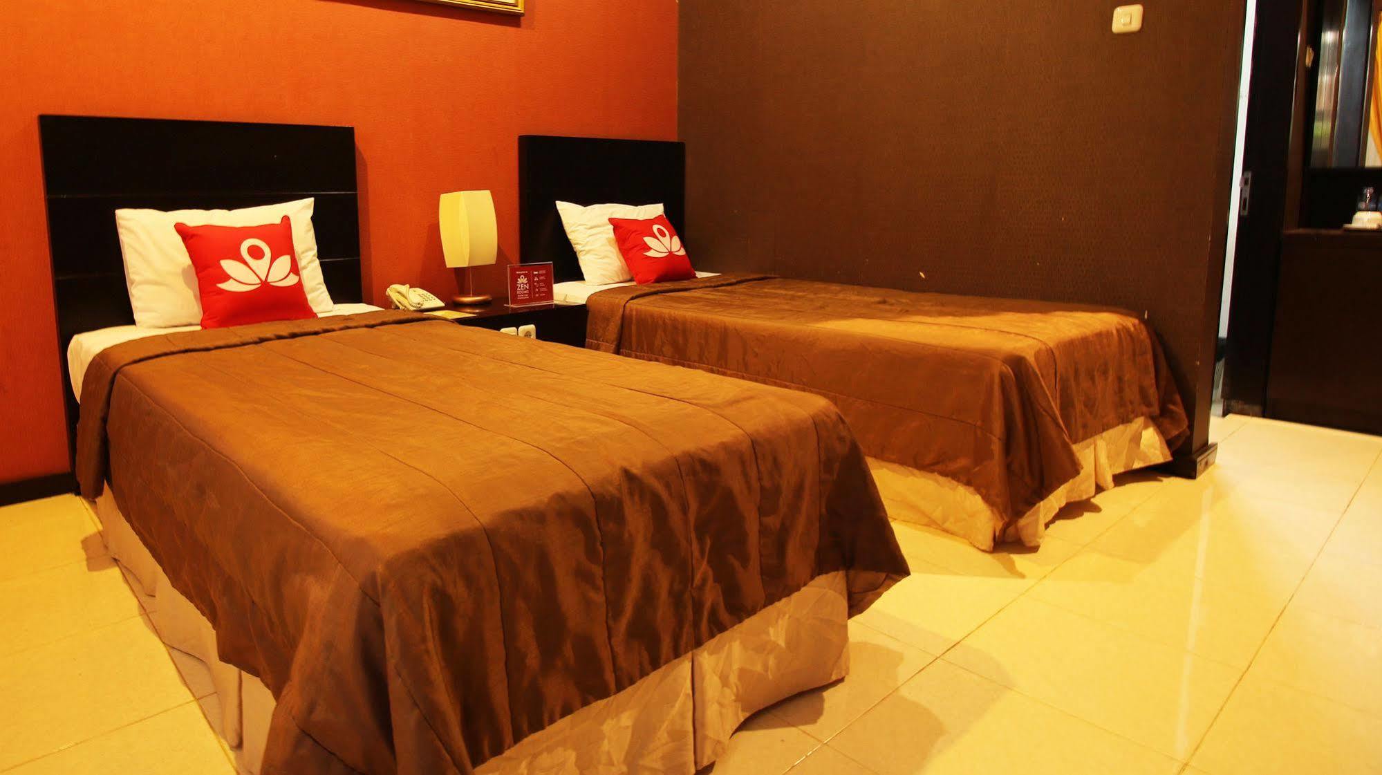 Zen Rooms Grand Hotel Лембанг Екстер'єр фото