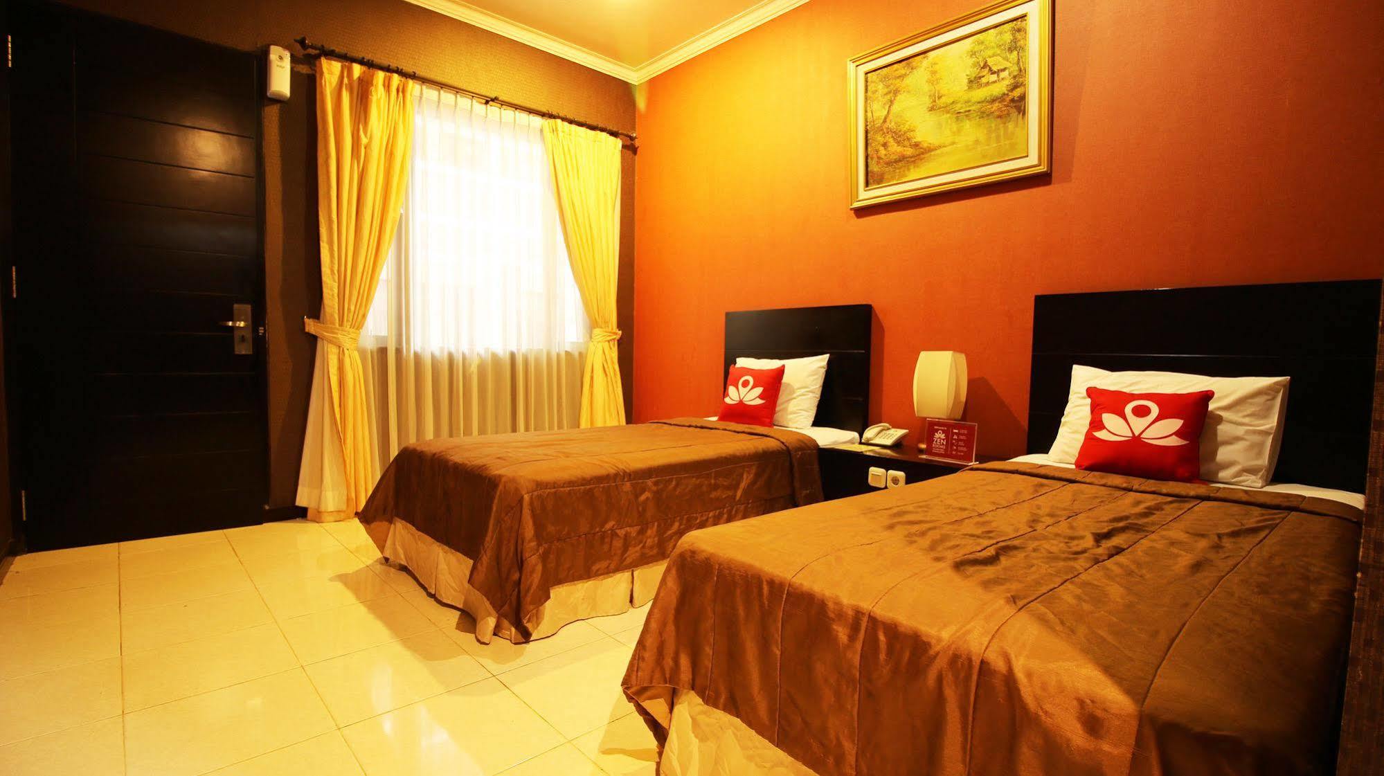 Zen Rooms Grand Hotel Лембанг Екстер'єр фото