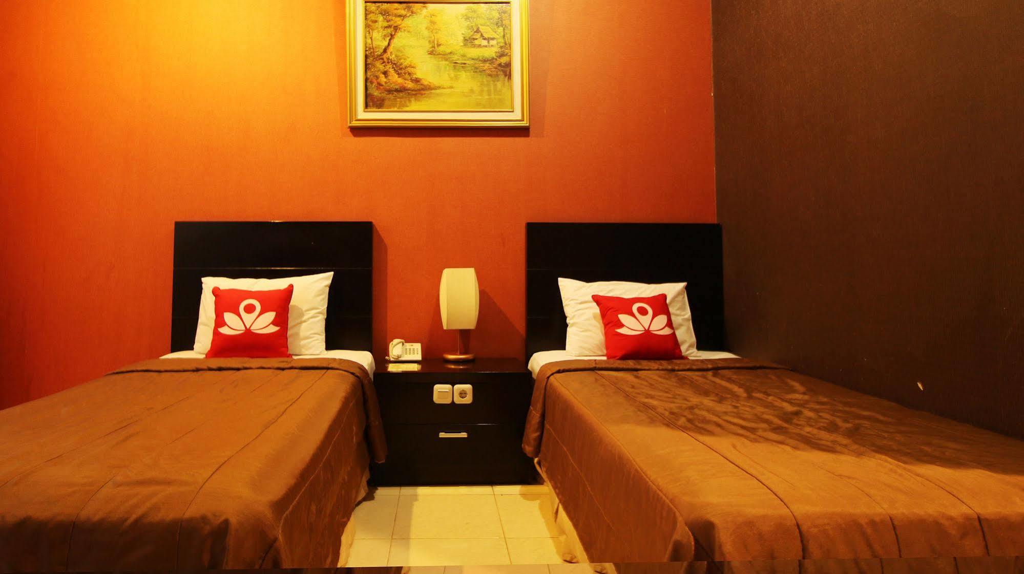 Zen Rooms Grand Hotel Лембанг Екстер'єр фото