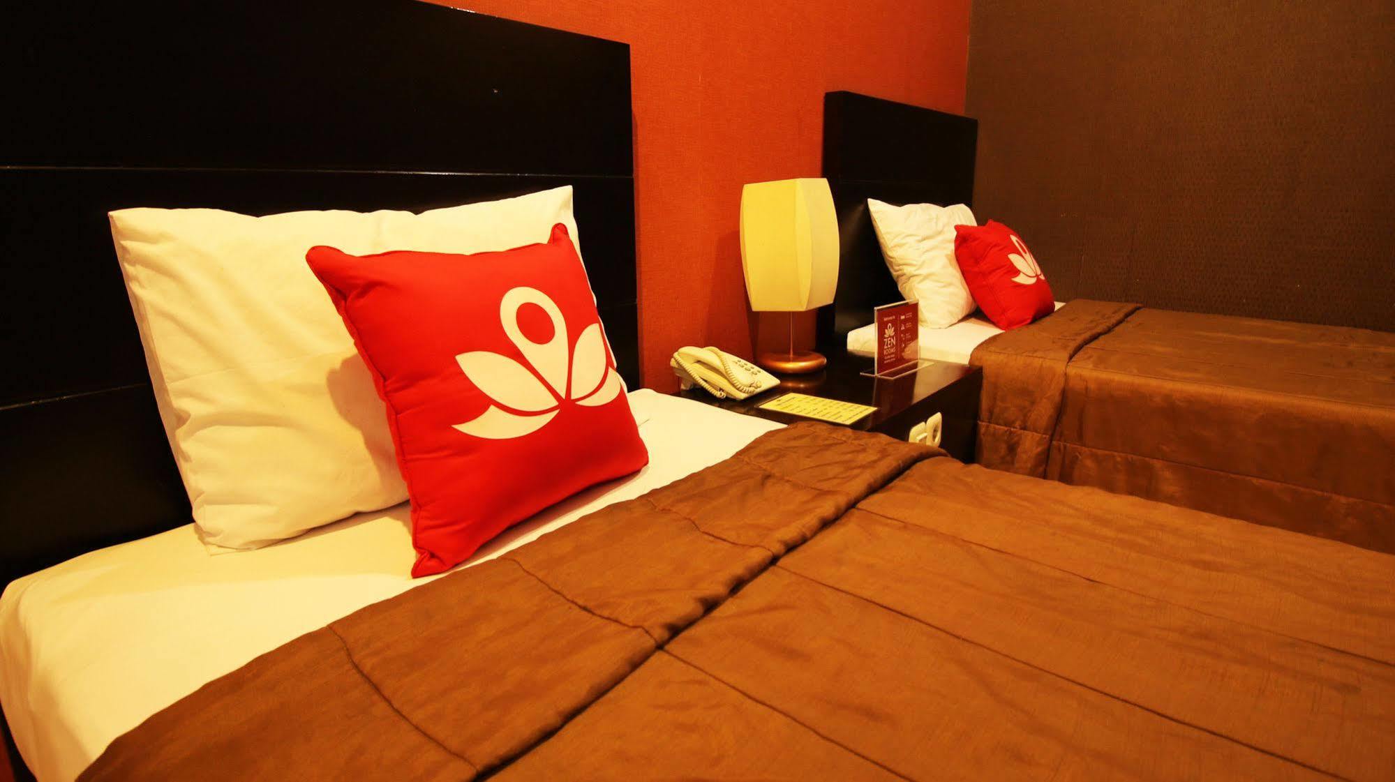 Zen Rooms Grand Hotel Лембанг Екстер'єр фото